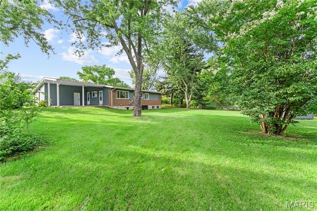 5 Filly Court, Florissant, MO 63033