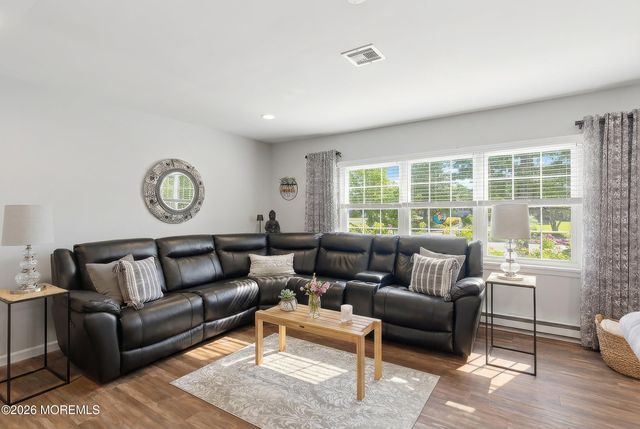 1190B Clydebank Court, Lakewood, NJ 08701