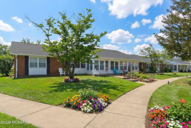 1190B Clydebank Court, Lakewood, NJ 08701