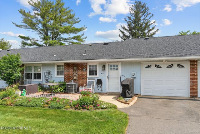 1190B Clydebank Court, Lakewood, NJ 08701