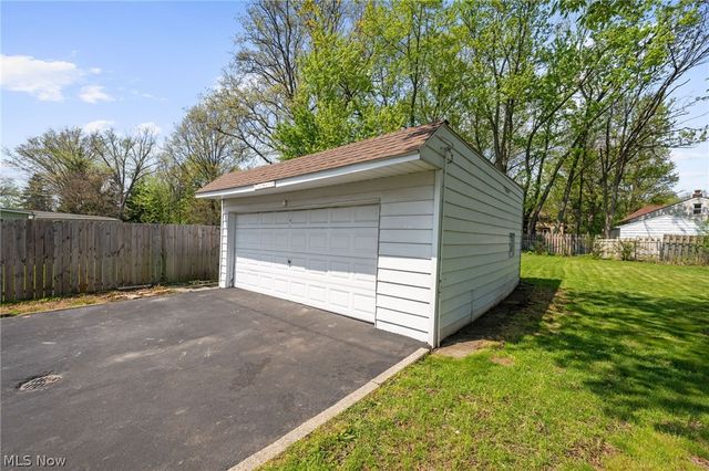 4521 Telhurst Road, South Euclid, OH 44121