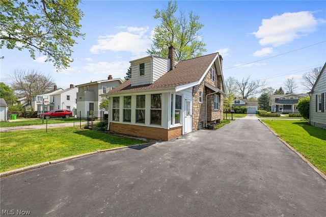 4521 Telhurst Road, South Euclid, OH 44121