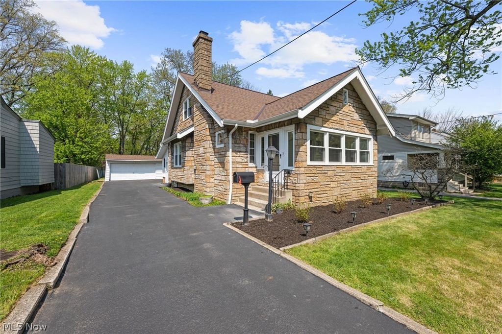 4521 Telhurst Road, South Euclid, OH 44121