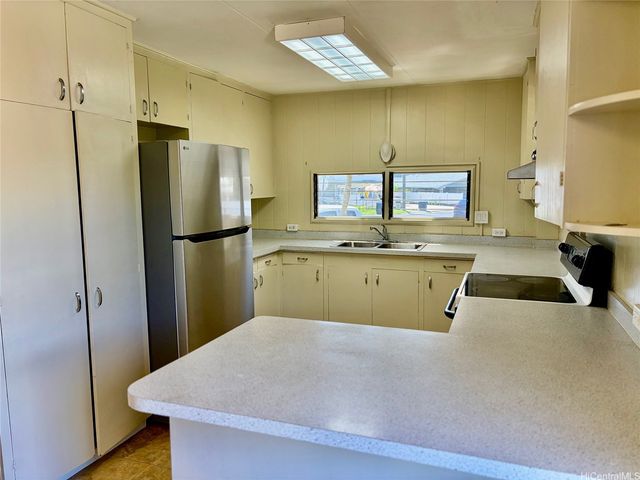 98-400 Ponohale Street, Aiea, HI 96701