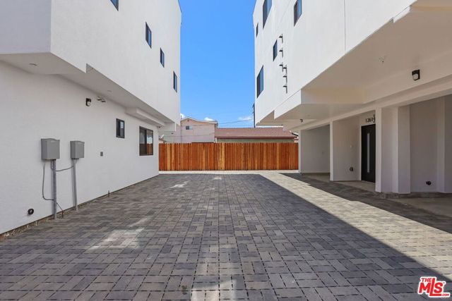 1261 Browning Boulevard, Los Angeles, CA 90037