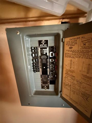 3004 Lakeside Drive, The Village, OK 73120