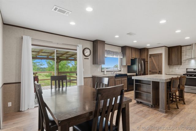 1397 E Cresthaven Court, Porter, OK 74454