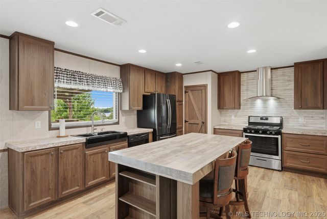1397 E Cresthaven Court, Porter, OK 74454