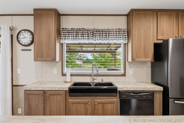 1397 E Cresthaven Court, Porter, OK 74454