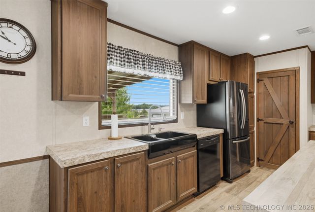 1397 E Cresthaven Court, Porter, OK 74454