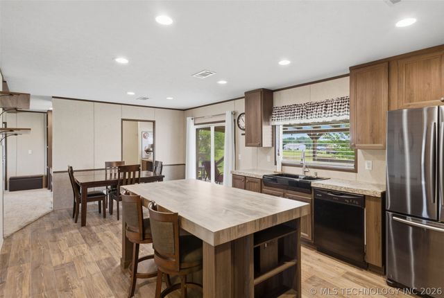 1397 E Cresthaven Court, Porter, OK 74454
