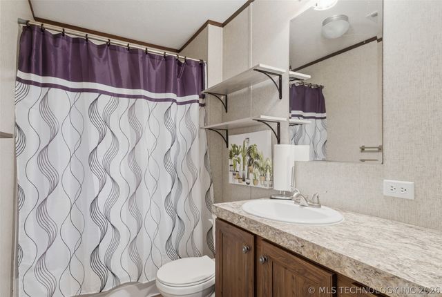 1397 E Cresthaven Court, Porter, OK 74454