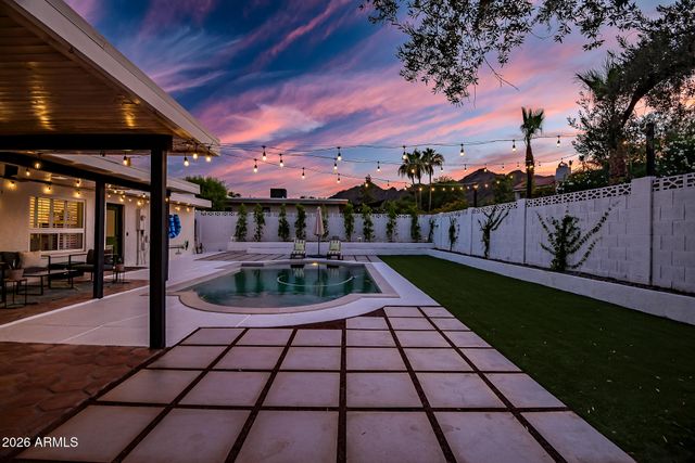 2438 E CHERYL Drive, Phoenix, AZ 85028