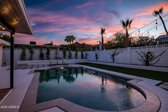 2438 E CHERYL Drive, Phoenix, AZ 85028