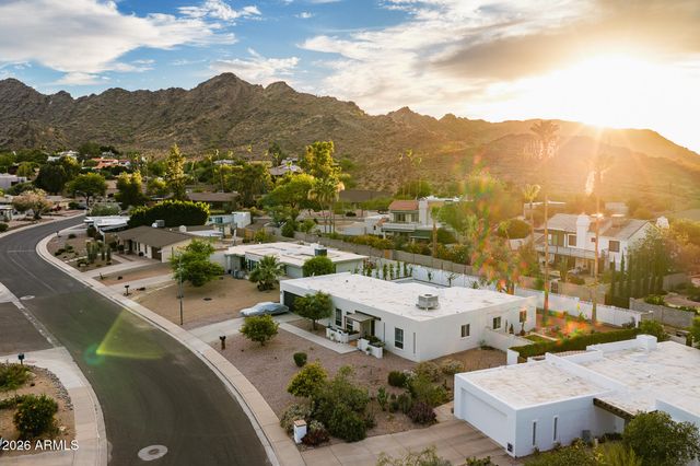 2438 E CHERYL Drive, Phoenix, AZ 85028