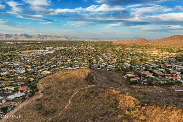 2438 E CHERYL Drive, Phoenix, AZ 85028