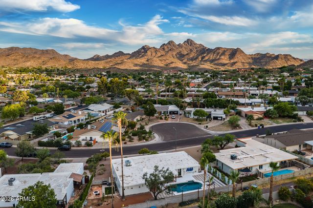2438 E CHERYL Drive, Phoenix, AZ 85028