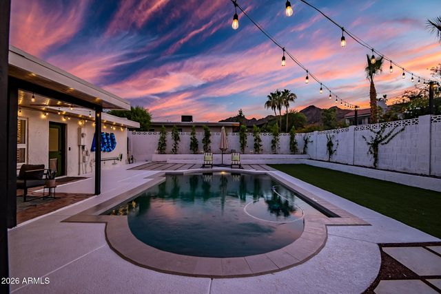 2438 E CHERYL Drive, Phoenix, AZ 85028