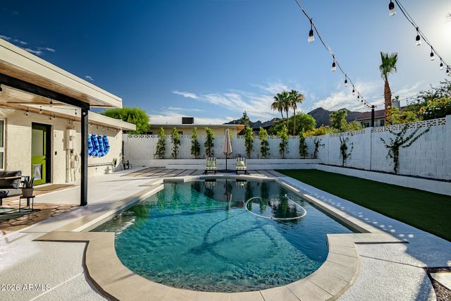 2438 E CHERYL Drive, Phoenix, AZ 85028