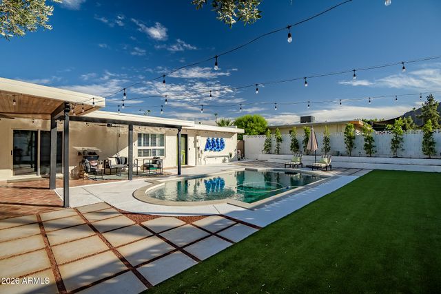 2438 E CHERYL Drive, Phoenix, AZ 85028