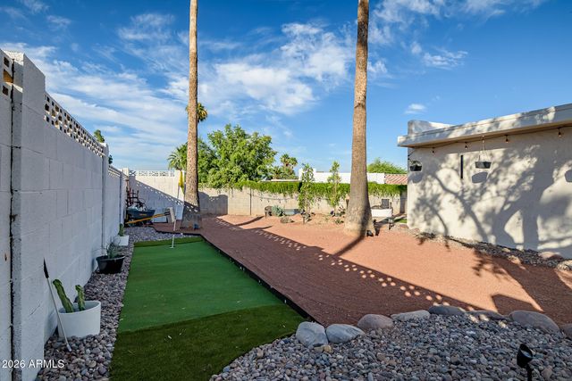 2438 E CHERYL Drive, Phoenix, AZ 85028