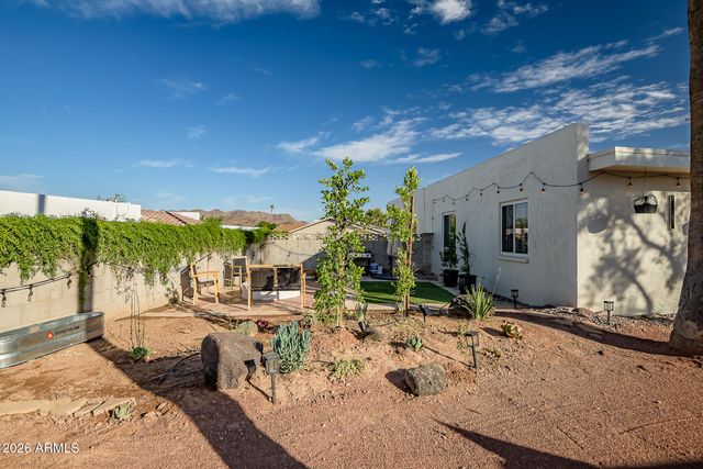 2438 E CHERYL Drive, Phoenix, AZ 85028