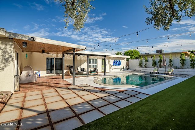 2438 E CHERYL Drive, Phoenix, AZ 85028
