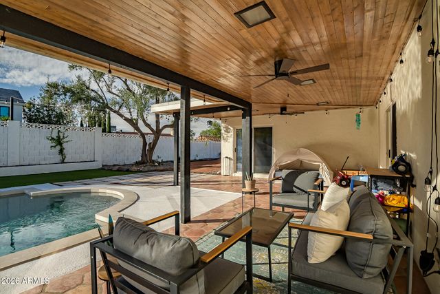 2438 E CHERYL Drive, Phoenix, AZ 85028
