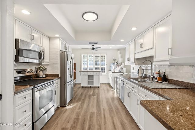 2438 E CHERYL Drive, Phoenix, AZ 85028