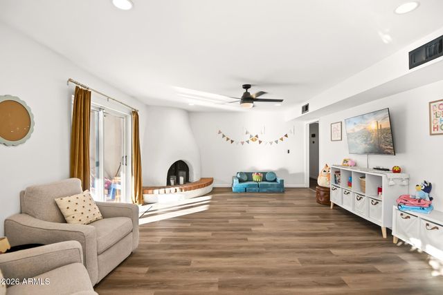 2438 E CHERYL Drive, Phoenix, AZ 85028