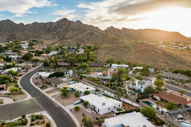 2438 E CHERYL Drive, Phoenix, AZ 85028