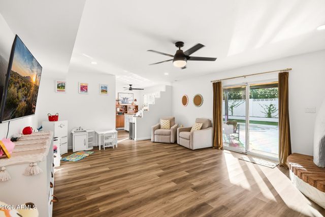 2438 E CHERYL Drive, Phoenix, AZ 85028
