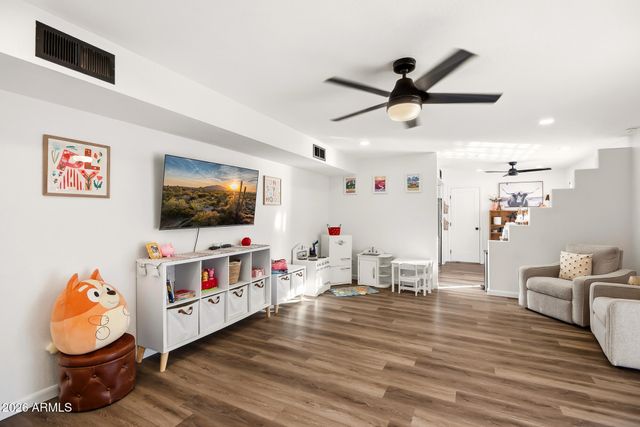 2438 E CHERYL Drive, Phoenix, AZ 85028