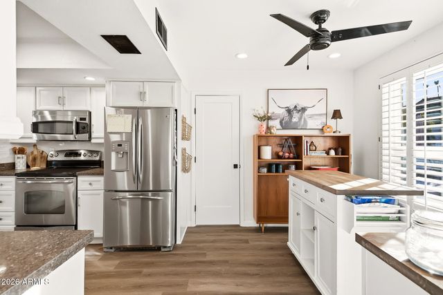 2438 E CHERYL Drive, Phoenix, AZ 85028