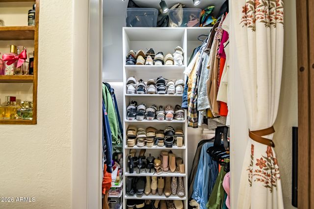 2438 E CHERYL Drive, Phoenix, AZ 85028
