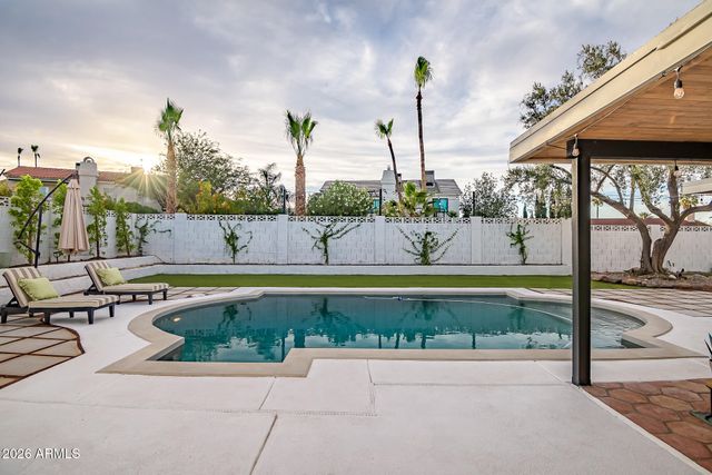 2438 E CHERYL Drive, Phoenix, AZ 85028