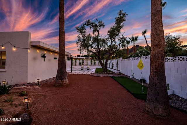 2438 E CHERYL Drive, Phoenix, AZ 85028