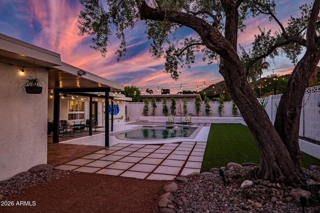 2438 E CHERYL Drive, Phoenix, AZ 85028