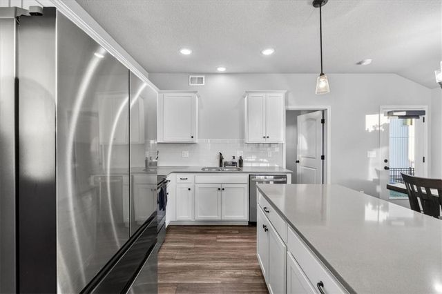 12505 S Woodlawn Drive, Lee's Summit, MO 64086