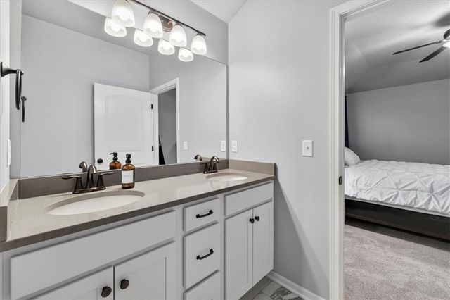 12505 S Woodlawn Drive, Lee's Summit, MO 64086