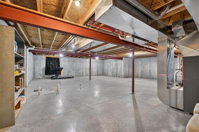 12505 S Woodlawn Drive, Lee's Summit, MO 64086