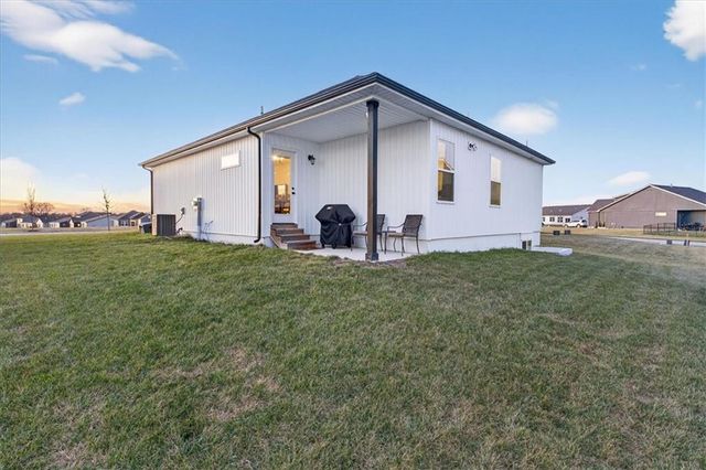 12505 S Woodlawn Drive, Lee's Summit, MO 64086