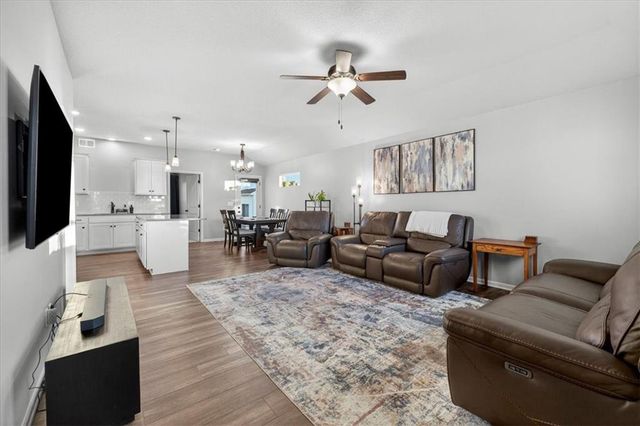 12505 S Woodlawn Drive, Lee's Summit, MO 64086