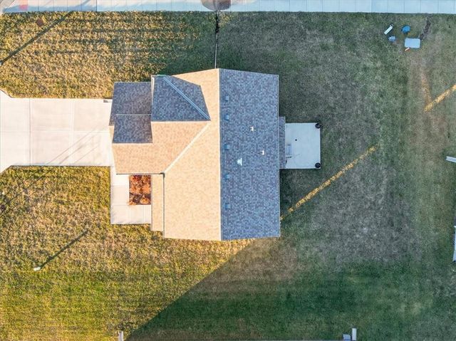 12505 S Woodlawn Drive, Lee's Summit, MO 64086