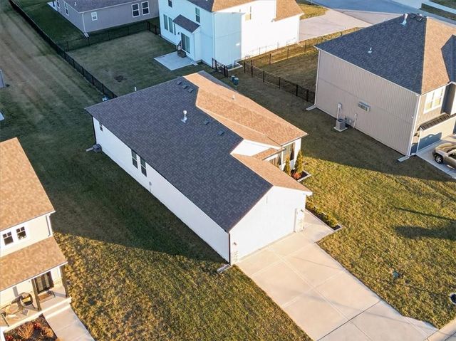 12505 S Woodlawn Drive, Lee's Summit, MO 64086