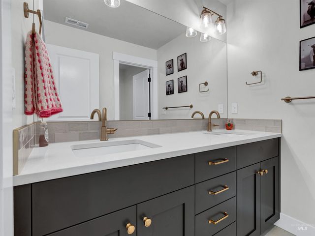 1711 E Spire Street, Meridian, ID 83642