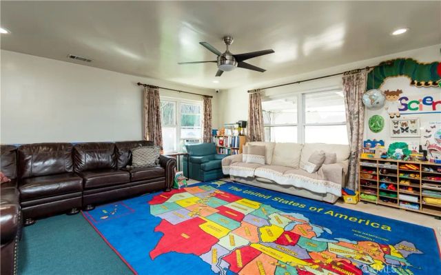 16040 Parthenia, North Hills, CA 91343