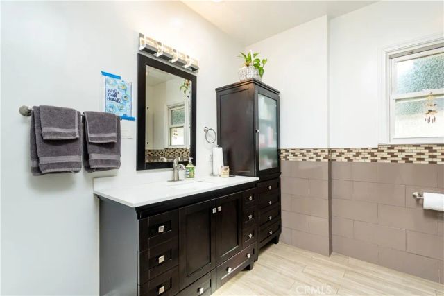 16040 Parthenia, North Hills, CA 91343