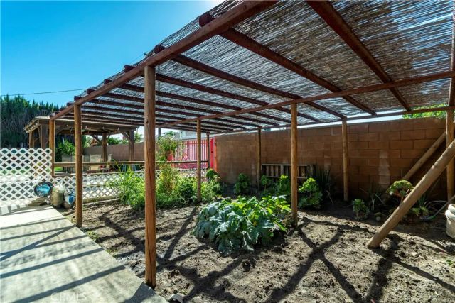 16040 Parthenia, North Hills, CA 91343
