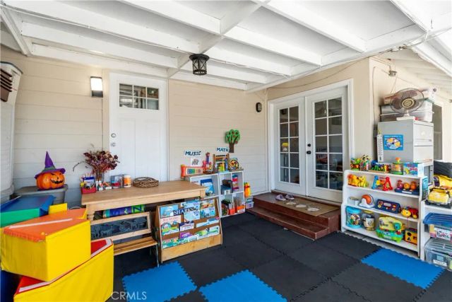 16040 Parthenia, North Hills, CA 91343